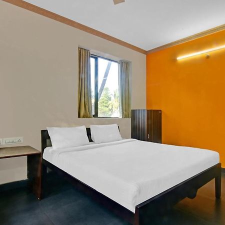 Capital O 85357 Hotel Sai Datta กาลังกูติ ภายนอก รูปภาพ