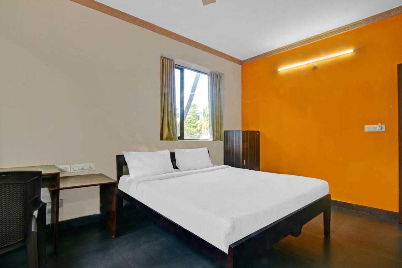 Capital O 85357 Hotel Sai Datta กาลังกูติ ภายนอก รูปภาพ