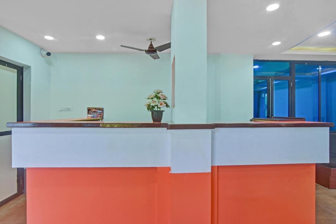 Capital O 85357 Hotel Sai Datta กาลังกูติ ภายนอก รูปภาพ