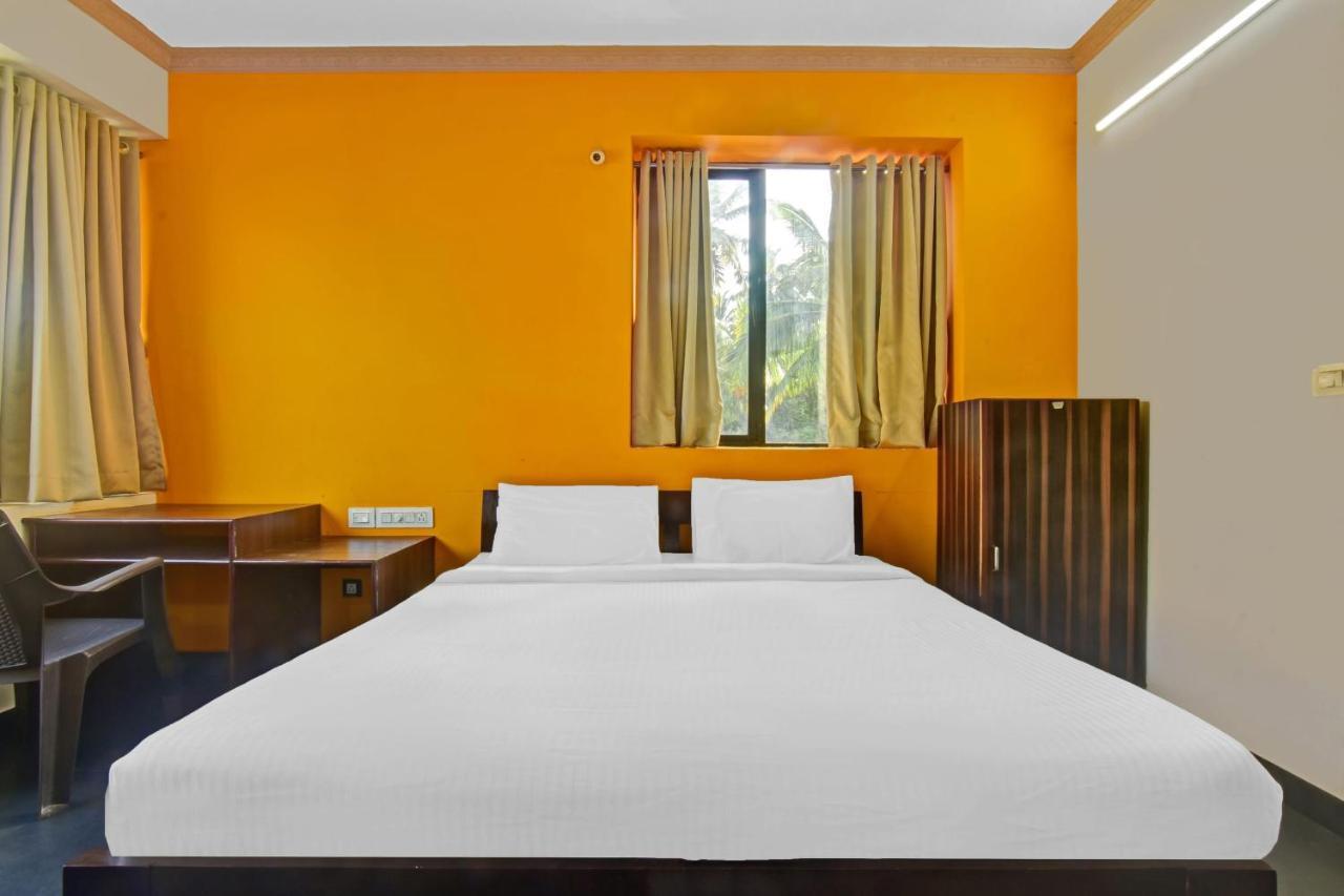 Capital O 85357 Hotel Sai Datta กาลังกูติ ภายนอก รูปภาพ